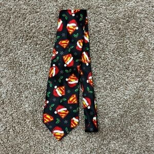 Vintage‎ Superman Logo Christmas Hat & Mistletoe Novelty Holiday Tie